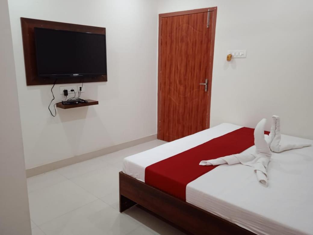 Hotel Haren Grand Gauháti Kültér fotó